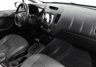 Подержанный автомобиль Kia Cerato Sedan 2014 года (5 фото)