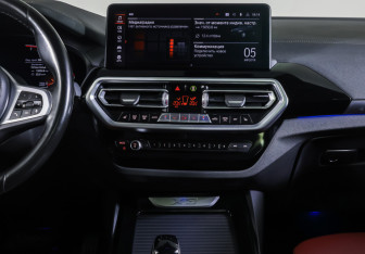 Подержанный автомобиль BMW X3 2022 года (14 фото)