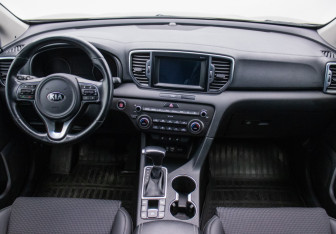 Подержанный автомобиль Kia Sportage 2016 года (13 фото)