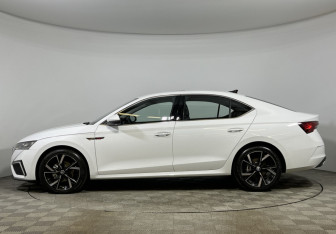 Новый Skoda Octavia Liftback 2025 (8 фото)