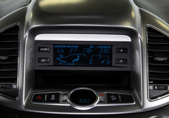 Подержанный автомобиль Chevrolet Captiva 2013 года (12 фото)