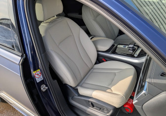 Подержанный автомобиль Audi Q7 2023 года (23 фото)