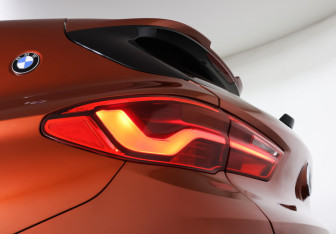 Подержанный автомобиль BMW X2 2018 года (25 фото)