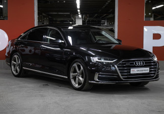 Подержанный автомобиль Audi A8 2019 года (3 фото)