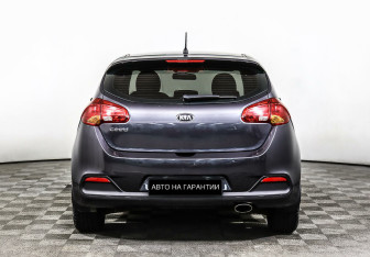 Подержанный автомобиль Kia Ceed Hatchback 2014 года (6 фото)