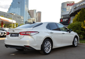 Подержанный автомобиль Toyota Camry Sedan 2018 года (4 фото)