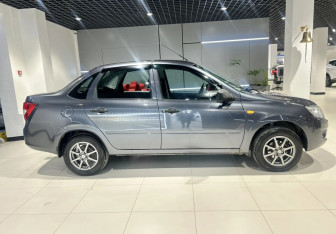 Подержанный автомобиль LADA (ВАЗ) Granta Sedan 2014 года (4 фото)