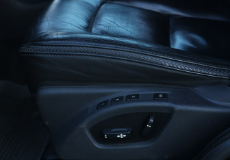 Подержанный автомобиль Volvo XC70 2011 года (19 фото)