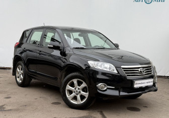 Подержанный автомобиль Toyota RAV4 2010 года (3 фото)