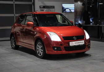 Подержанный автомобиль Suzuki Swift Hatchback 2008 года (3 фото)