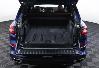 Подержанный автомобиль BMW X5 2021 года (9 фото)