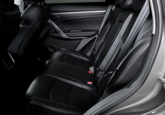 Подержанный автомобиль Geely Atlas Pro 2023 года (10 фото)