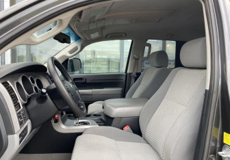 Подержанный автомобиль Toyota Tundra 2010 года (20 фото)