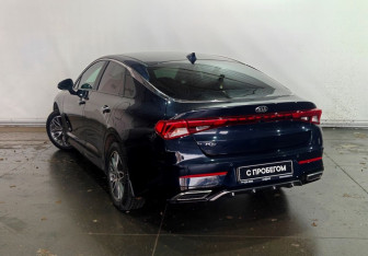 Подержанный автомобиль Kia K5 2020 года (6 фото)