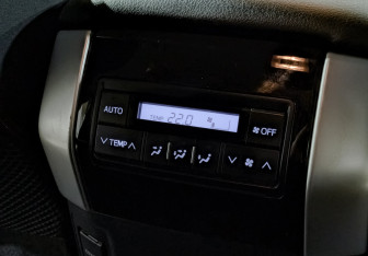 Подержанный автомобиль Toyota Land Cruiser Prado 2018 года (29 фото)