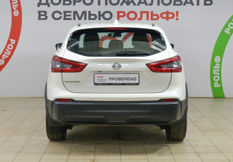 Подержанный автомобиль Nissan Qashqai 2019 года (5 фото)