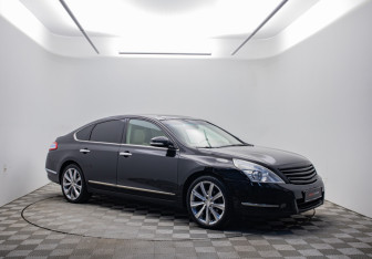 Подержанный автомобиль Nissan Teana 2011 года (3 фото)