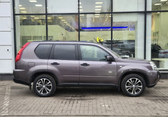 Подержанный автомобиль Nissan X-Trail 2008 года (4 фото)