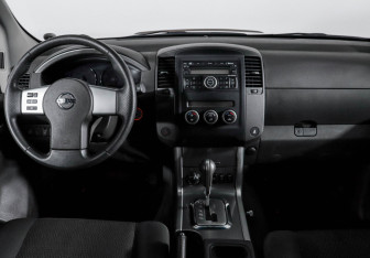 Подержанный автомобиль Nissan Pathfinder 2010 года (12 фото)
