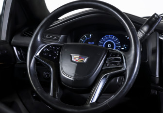 Подержанный автомобиль Cadillac Escalade Suv 2018 года (17 фото)