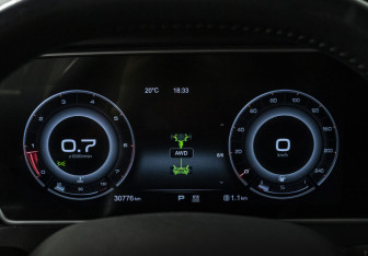 Подержанный автомобиль Hongqi HS5 2021 года (14 фото)