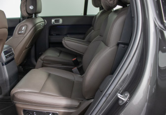 Подержанный автомобиль LiXiang L9 2023 года (9 фото)