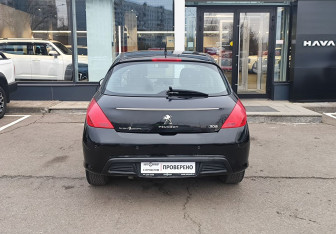 Подержанный автомобиль Peugeot 308 Hatchback 2013 года (6 фото)