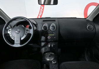 Подержанный автомобиль Nissan Qashqai+2 2009 года (8 фото)