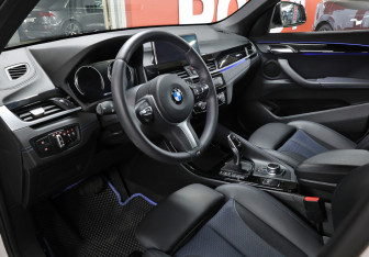 Подержанный автомобиль BMW X1 2021 года (18 фото)