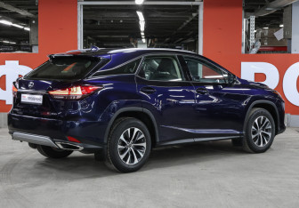 Подержанный автомобиль Lexus RX 2021 года (5 фото)