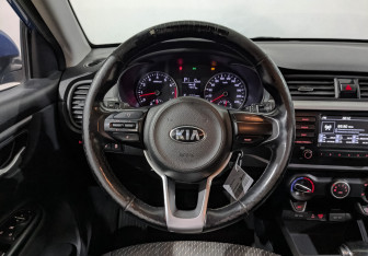 Подержанный автомобиль Kia Rio Hatchback 2019 года (20 фото)