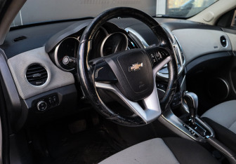 Подержанный автомобиль Chevrolet Cruze Sedan 2014 года (11 фото)