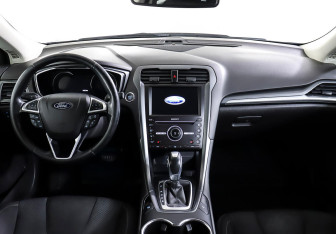 Подержанный автомобиль Ford Mondeo Sedan 2017 года (12 фото)