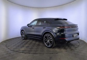 Подержанный автомобиль Porsche Cayenne 2024 года (7 фото)