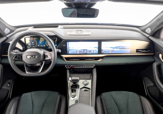 Подержанный автомобиль Geely Monjaro 2023 года (14 фото)