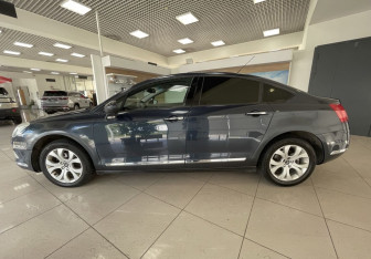 Подержанный автомобиль Citroen C5 Sedan 2010 года (8 фото)