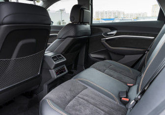 Новый Audi e-tron 2022 (13 фото)