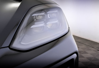 Подержанный автомобиль Porsche Cayenne 2023 года (17 фото)