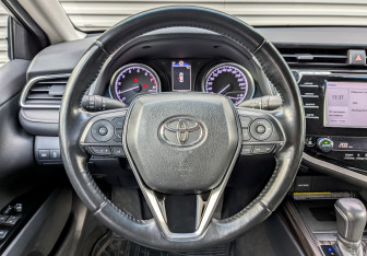 Подержанный автомобиль Toyota Camry Sedan 2018 года (21 фото)