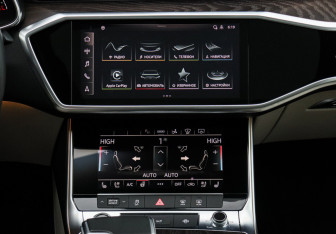 Подержанный автомобиль Audi A7 2021 года (13 фото)