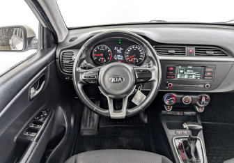 Подержанный автомобиль Kia Rio Hatchback 2021 года (21 фото)