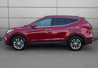 Подержанный автомобиль Hyundai Santa Fe 2015 года (7 фото)