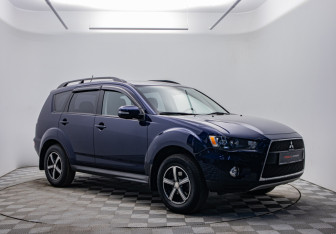 Подержанный автомобиль Mitsubishi Outlander 2011 года (3 фото)