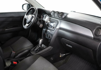Подержанный автомобиль Suzuki Vitara 2016 года (7 фото)