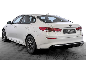 Подержанный автомобиль Kia Optima Sedan 2019 года (7 фото)