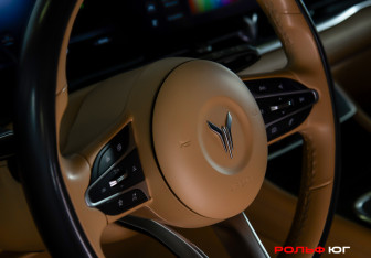 Подержанный автомобиль Voyah Dream 2023 года (26 фото)