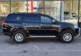 Подержанный автомобиль Mitsubishi Pajero Sport 2009 года (4 фото)