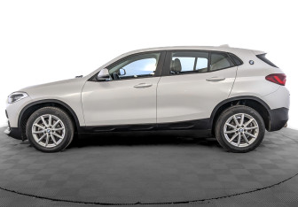 Подержанный автомобиль BMW X2 2020 года (8 фото)