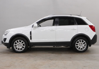 Подержанный автомобиль Opel Antara 2013 года (8 фото)