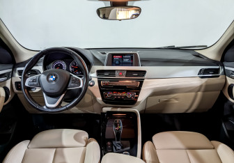 Подержанный автомобиль BMW X2 2018 года (14 фото)